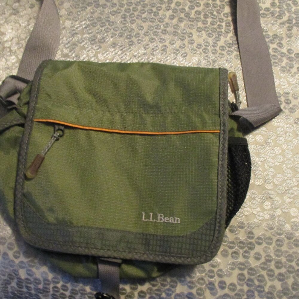 new l.l. bean crossbody  hiking bag  ll bean number 259171